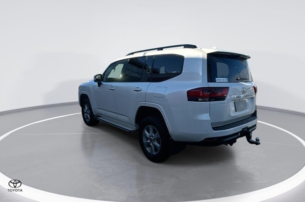 2022 Toyota Landcruiser GXL image 6