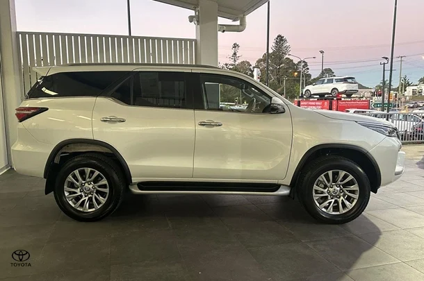2024 Toyota Fortuner Crusade image 5