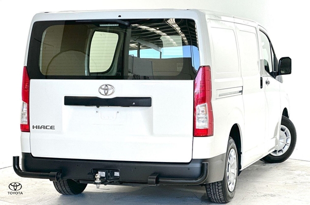 2021 Toyota Hiace LWB image 9