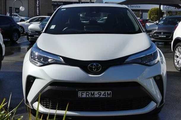 2023 Toyota C-HR GXL image 2