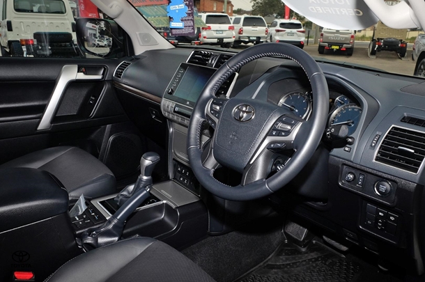 2023 Toyota PRADO VX image 7