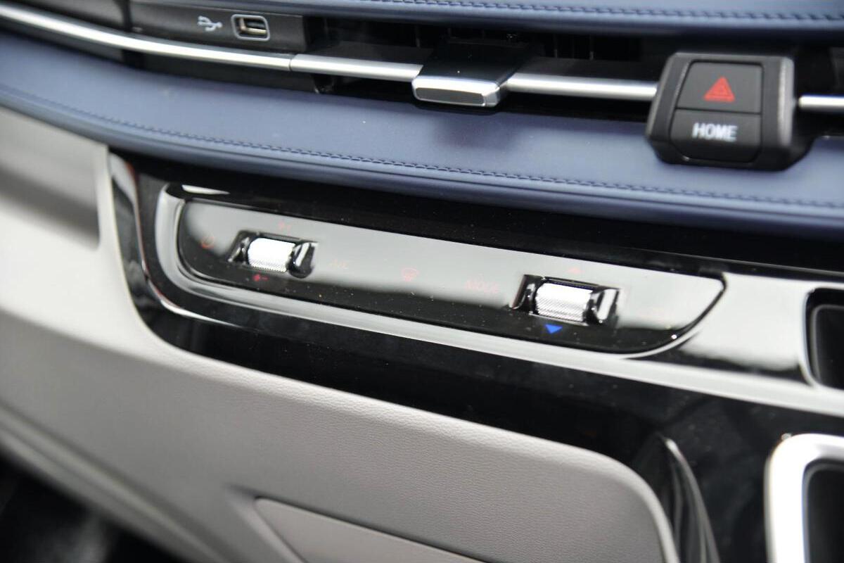 2024 LDV eDeliver 7 LWB Auto image 16