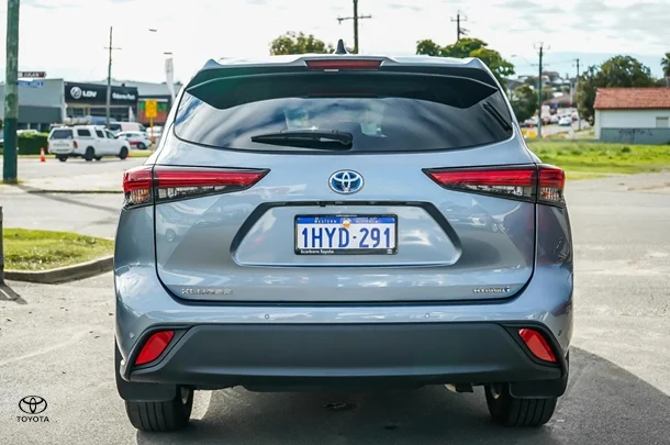 2023 Toyota Kluger Hybrid GX image 5