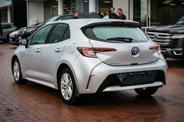 2020 Toyota Corolla Hatch Hybrid Ascent Sport image 5