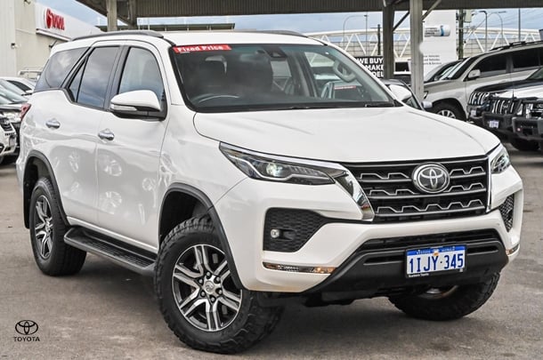2020 Toyota Fortuner GXL image 1