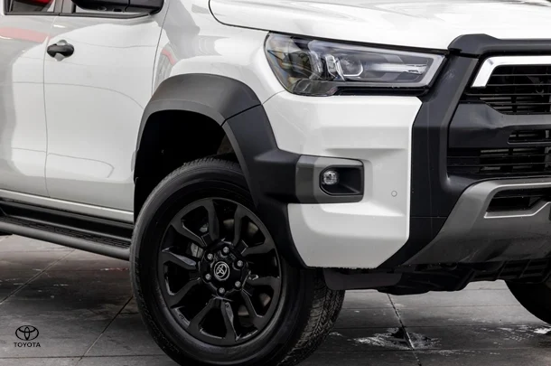 2023 Toyota HILUX Rogue image 6
