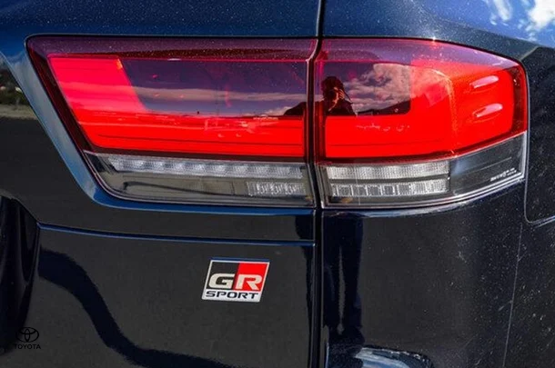 2021 Toyota Landcruiser GR-S image 17