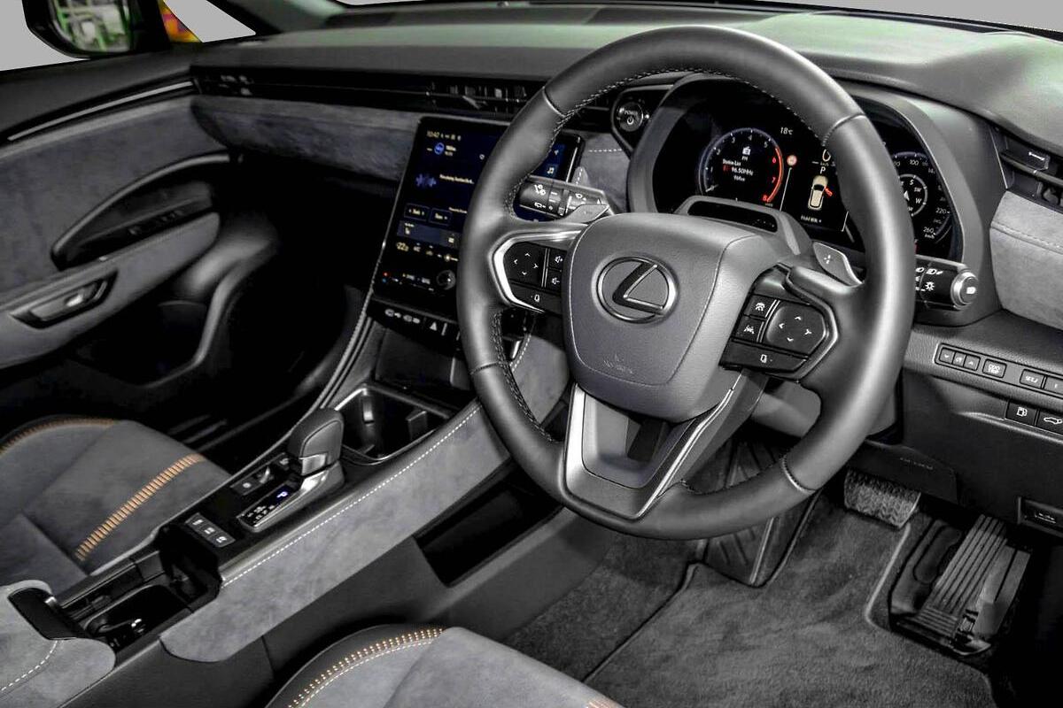 2024 Lexus LBX Sports Luxury Auto 2WD image 6