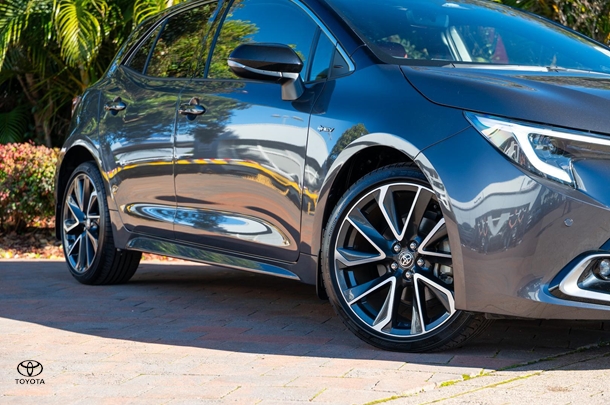 2024 TOYOTA Corolla Hatch Hybrid ZR image 6