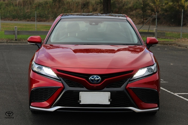 2023 Toyota Camry Hybrid SL image 6
