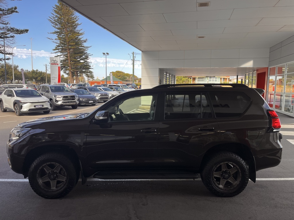 2022 Toyota Prado GXL image 6