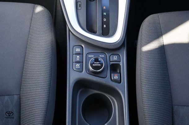 2022 Toyota Yaris Cross Hybrid GX image 30