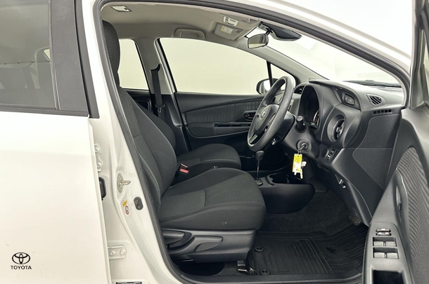 2019 Toyota Yaris Ascent image 11