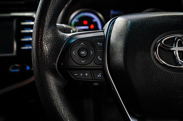 2019 Toyota Camry Hybrid Ascent image 18