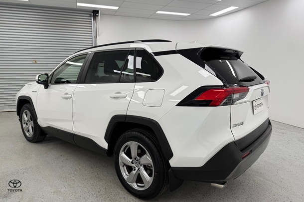 2020 Toyota RAV4 Hybrid GXL-2WD image 5
