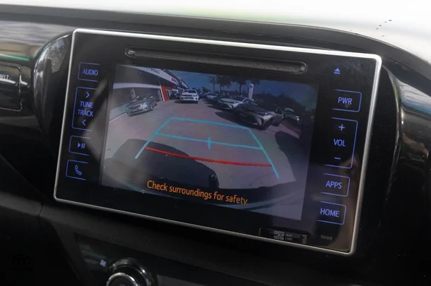 2019 Toyota HILUX SR5 image 15