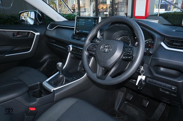 2019 TOYOTA RAV4 GX-2WD image 7