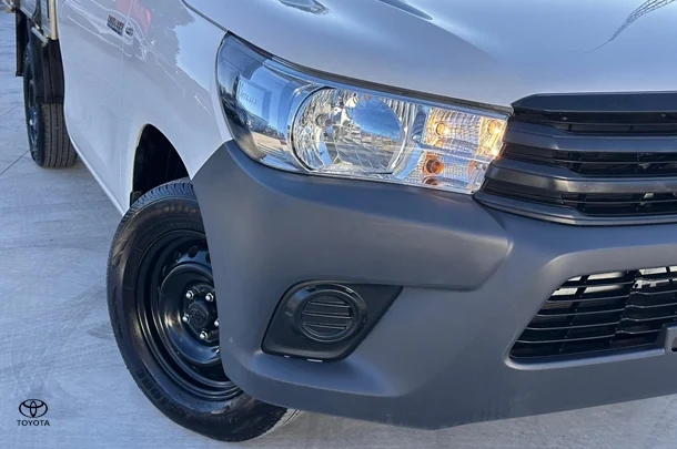 2023 Toyota HiLux 4x2 Workmate image 3