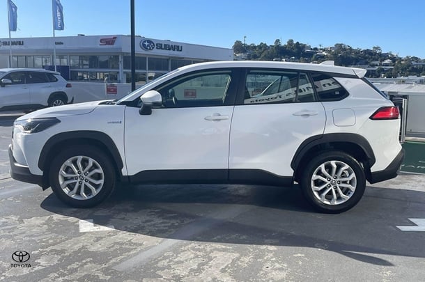 2023 Toyota Corolla Cross Hybrid GX image 5