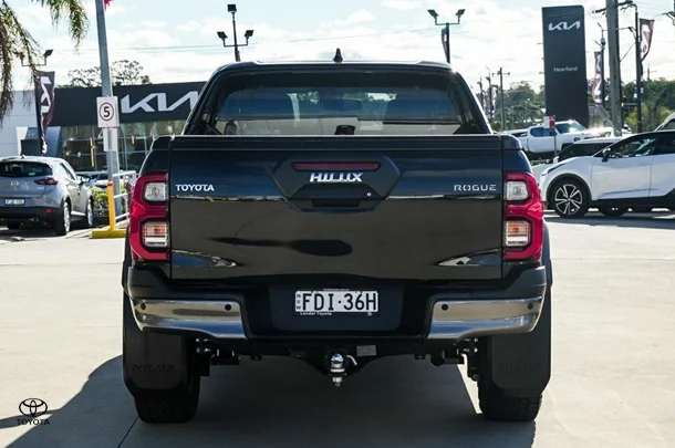 2023 Toyota Hilux 4x4 Rogue image 5