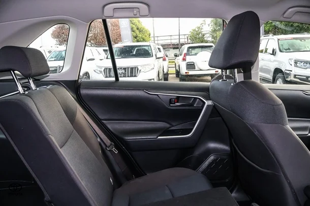 2023 Toyota Rav4 Hybrid GX image 7