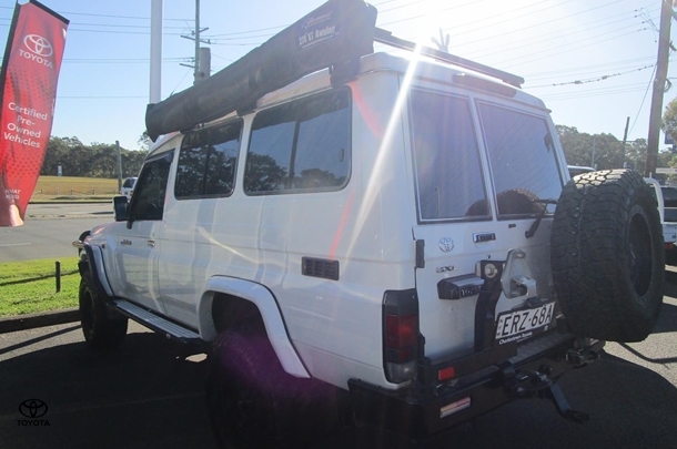 2021 Toyota LC Military GXL image 6