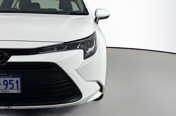 2024 Toyota Corolla Ascent Sport image 3