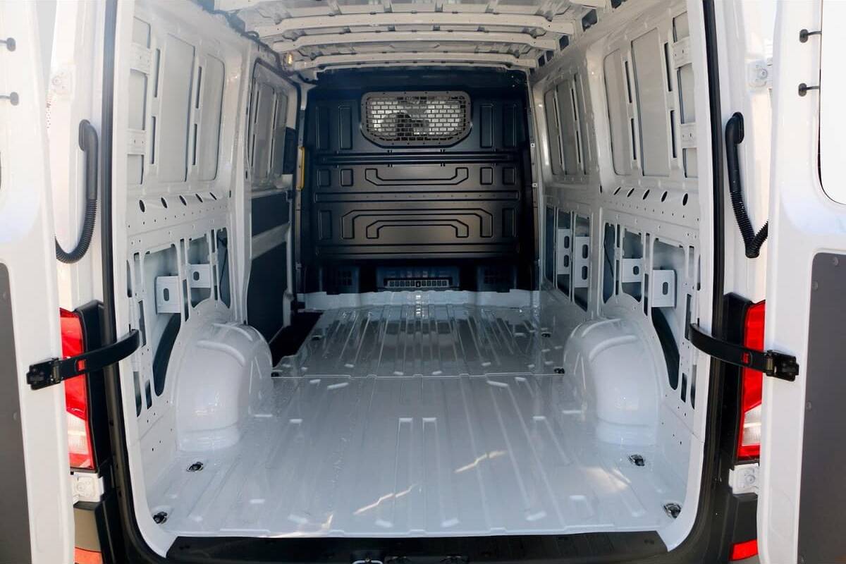 2024 Volkswagen Crafter 35 TDI340 SY1 Medium Wheelbase Manual FWD MY24 image 8