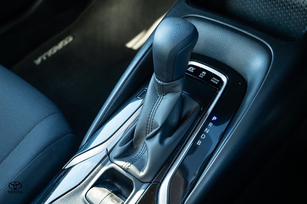 2020 TOYOTA Corolla Sedan Hybrid Ascent Sport image 16