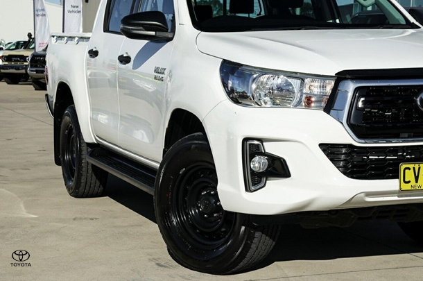2019 Toyota Hilux 4x2 SR image 6