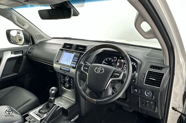 2022 Toyota Prado Kakadu image 17