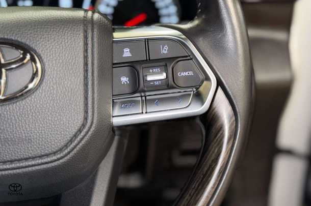 2022 Toyota Landcruiser VX image 19