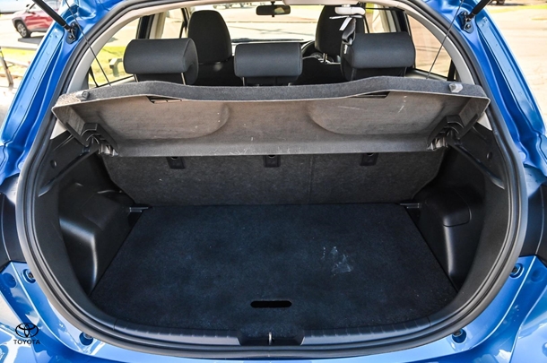 2019 Toyota Yaris ASCENT image 19