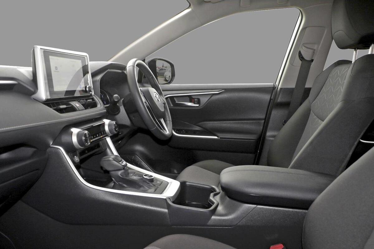 2024 Toyota RAV4 GXL Auto eFour image 6