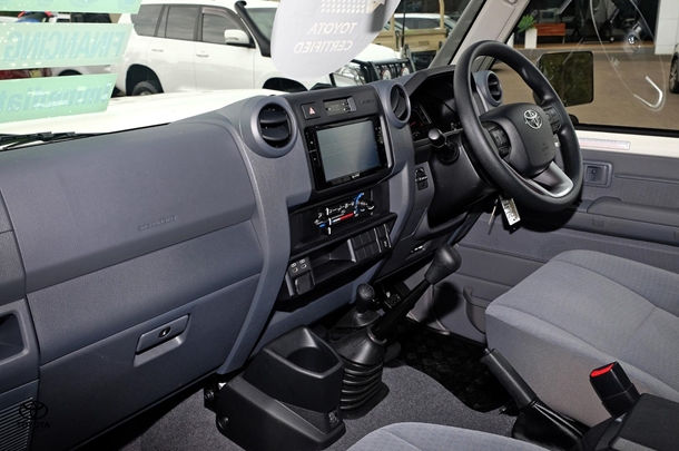 2025 Toyota LC MILITARY GXL image 7