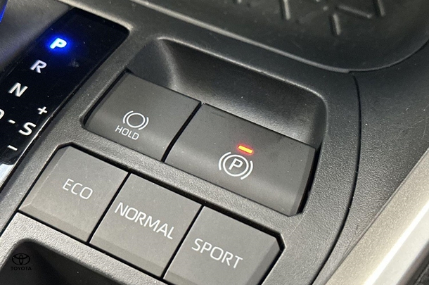 2023 Toyota Rav4 Hybrid GX-2WD image 27