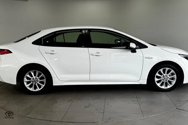 2022 Toyota Corolla Sedan Hybrid Ascent Sport image 14