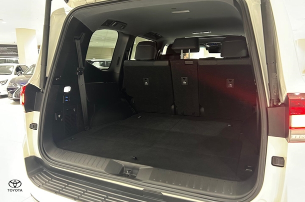 2022 Toyota Landcruiser Sahara image 8