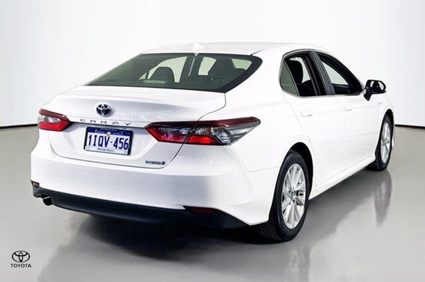 2021 Toyota Camry Hybrid Ascent image 10