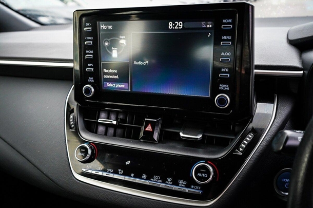 2020 Toyota Corolla Hatch Hybrid Ascent Sport image 18