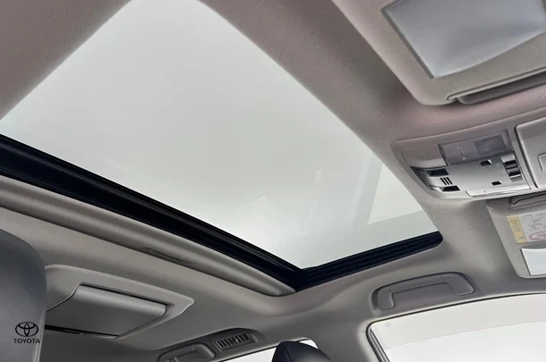 2023 Toyota Prado Kakadu image 4