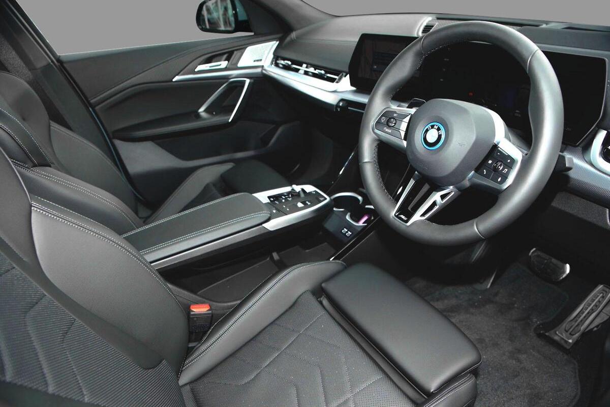 2025 BMW iX2 eDrive20 M Sport U10 Auto image 4