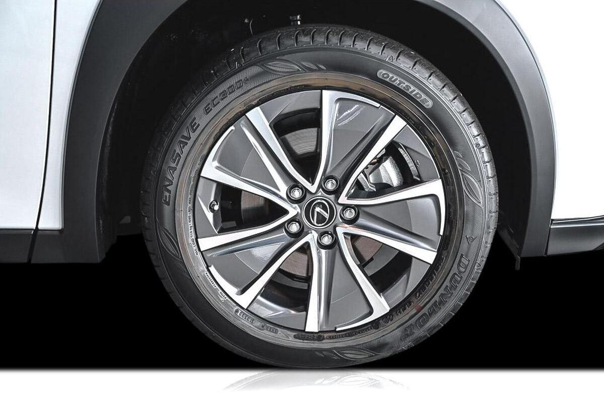 2024 Lexus UX UX300e Luxury Auto FWD image 18