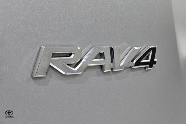2018 Toyota RAV4 GX-2WD image 8