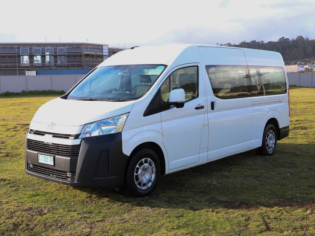 2019 Toyota Hiace SLWB image 3