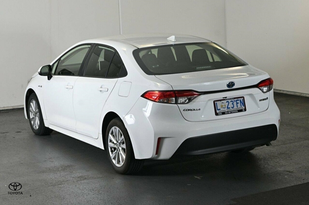 2023 Toyota Corolla Sedan Hybrid Ascent Sport image 22