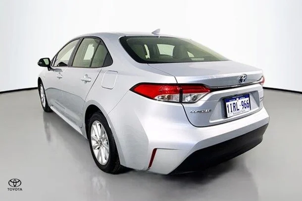2023 Toyota Corolla Sedan Hybrid Ascent Sport image 5