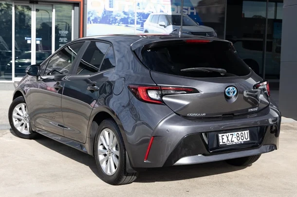 2023 Toyota Corolla Hatch Hybrid SX image 2
