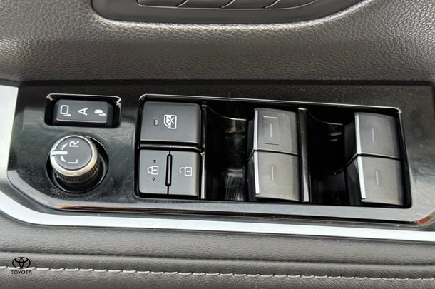 2022 Toyota Landcruiser Sahara ZX image 17