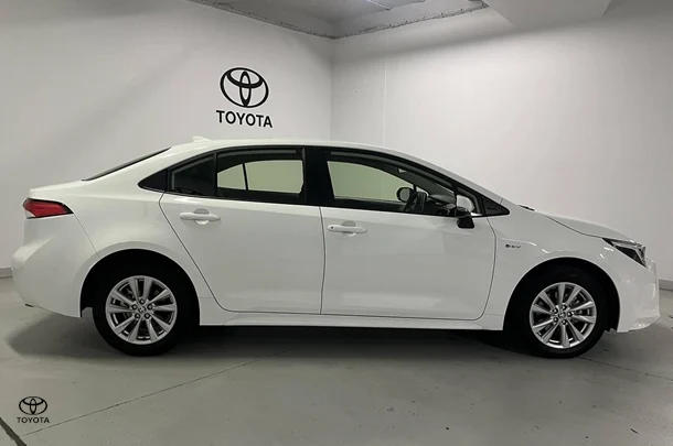 2024 Toyota Corolla Sedan Hybrid Ascent Sport image 4